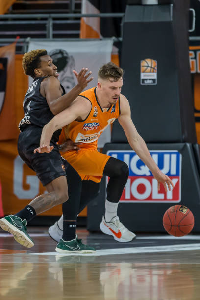 并针对对手 并针对对手