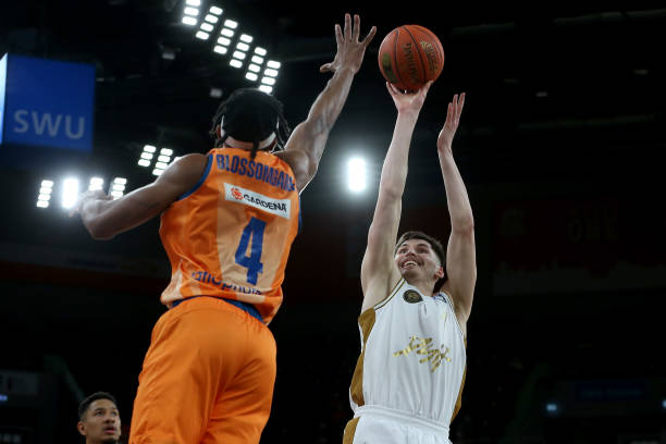 在常规赛开 在常规赛开