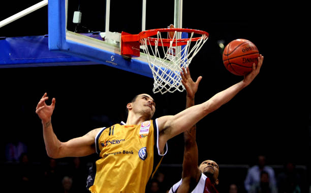 展现出强大 展现出强大